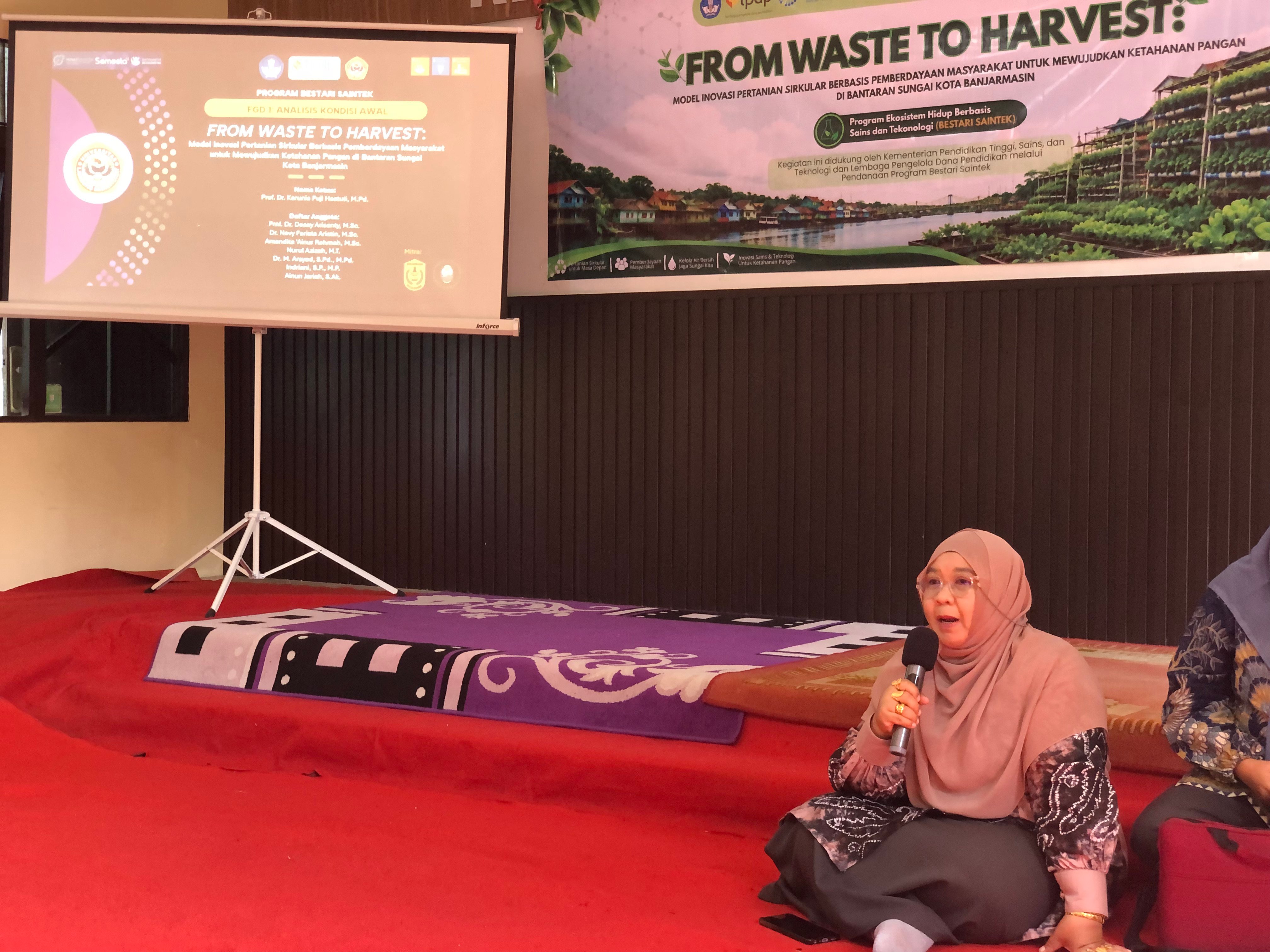Tim Peneliti BESTARI Laksanakan FGD 1 Analisis Kondisi Awal di Kelurahan Sungai Jingah - foto 1