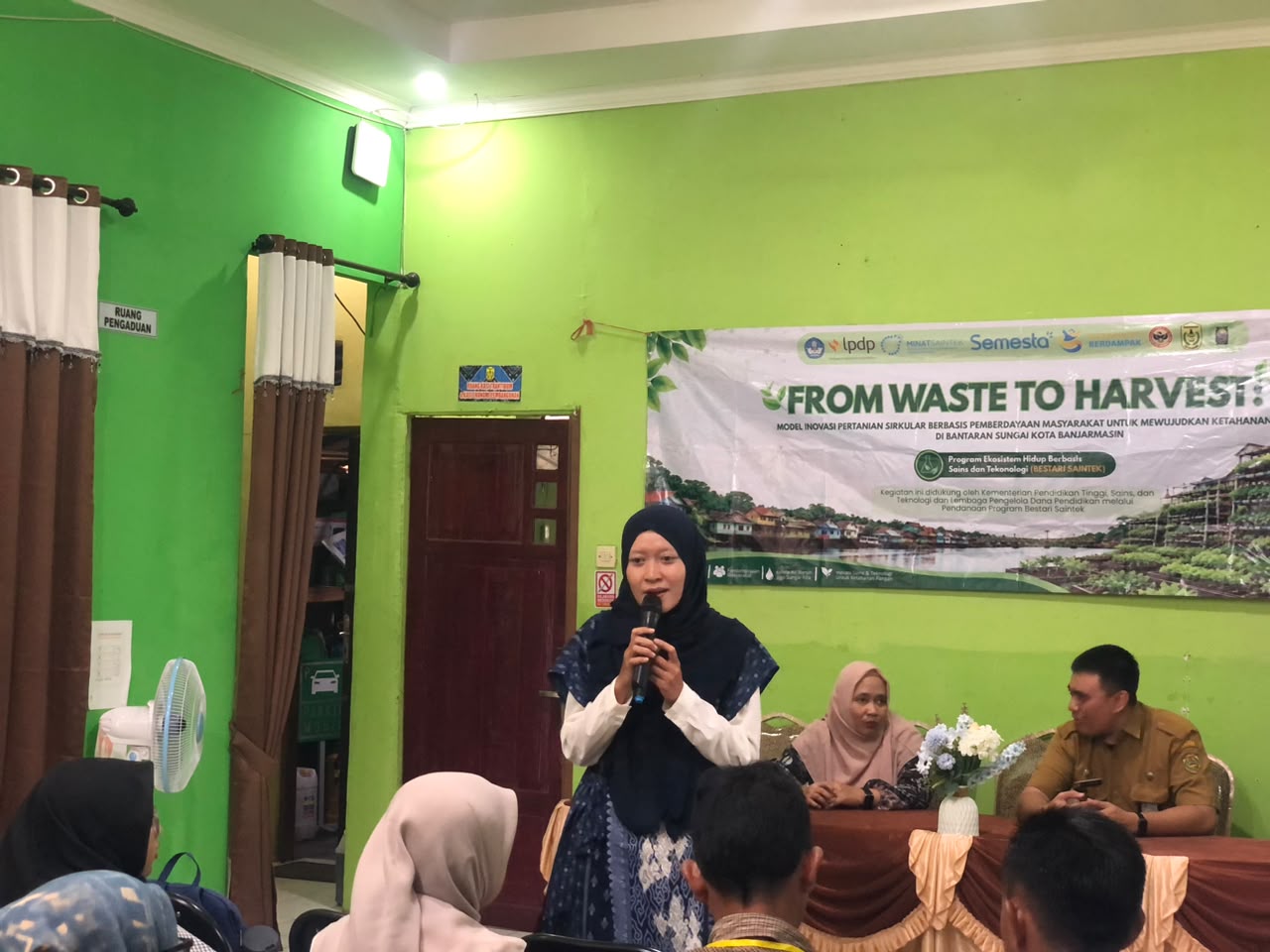 Dari Sampah Menuju Berkah: Program BESTARI Ajak Warga Alalak Tengah Bangun Kebiasaan Memilah Sampah - foto 5