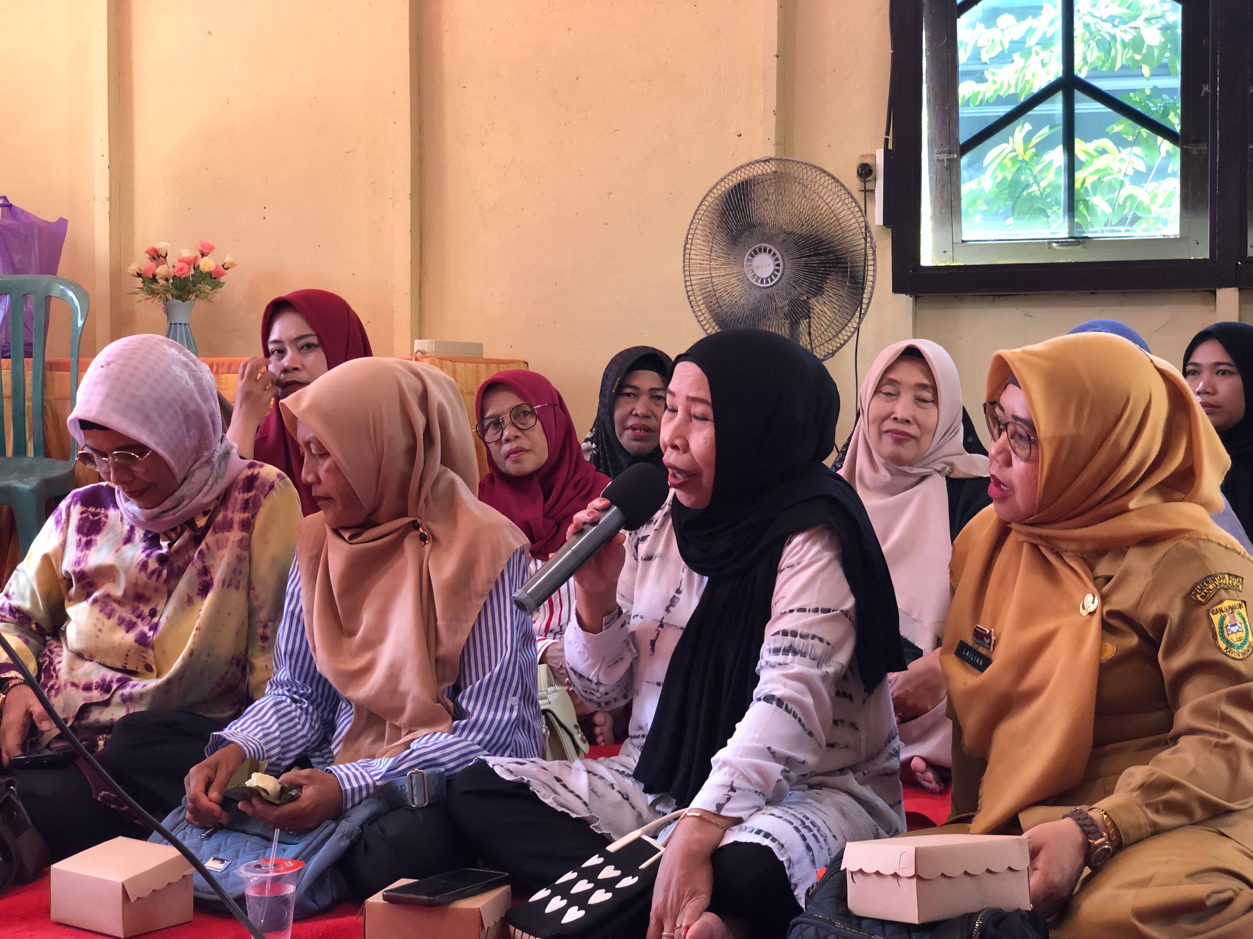 Tim Peneliti BESTARI Laksanakan FGD 1 Analisis Kondisi Awal di Kelurahan Sungai Jingah - foto 3