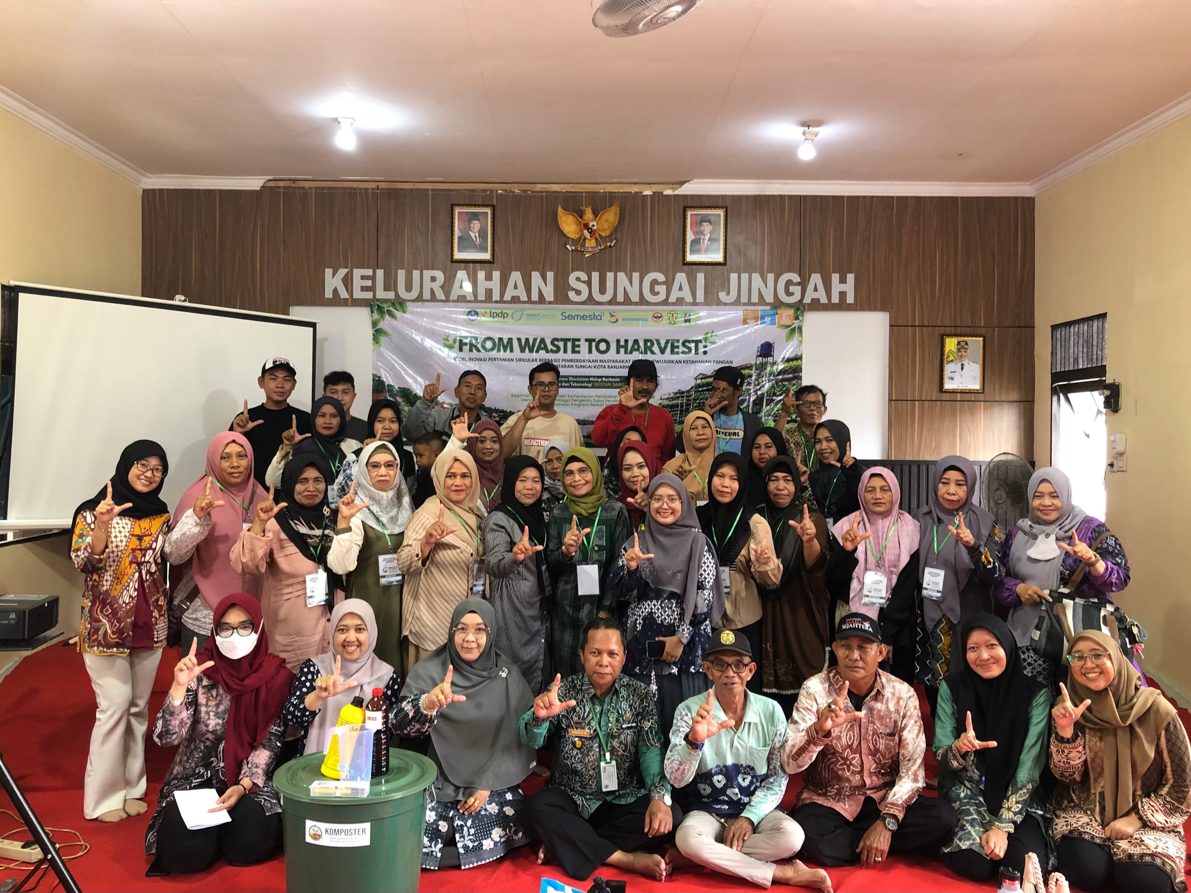 Program BESTARI Gelar Bimtek 1 Pendampingan Pengolahan Limbah Organik Menjadi Kompos dan Pupuk Cair di Kelurahan Sungai Jingah