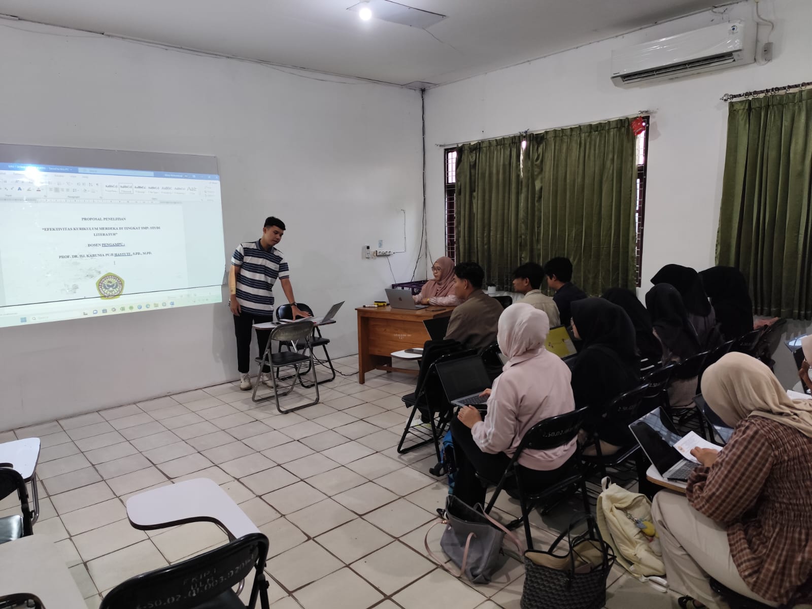 PSPG FKIP ULM Tingkatkan Kompetensi Mahasiswa melalui Bimbingan Penulisan dan Publikasi Artikel Ilmiah - foto 2