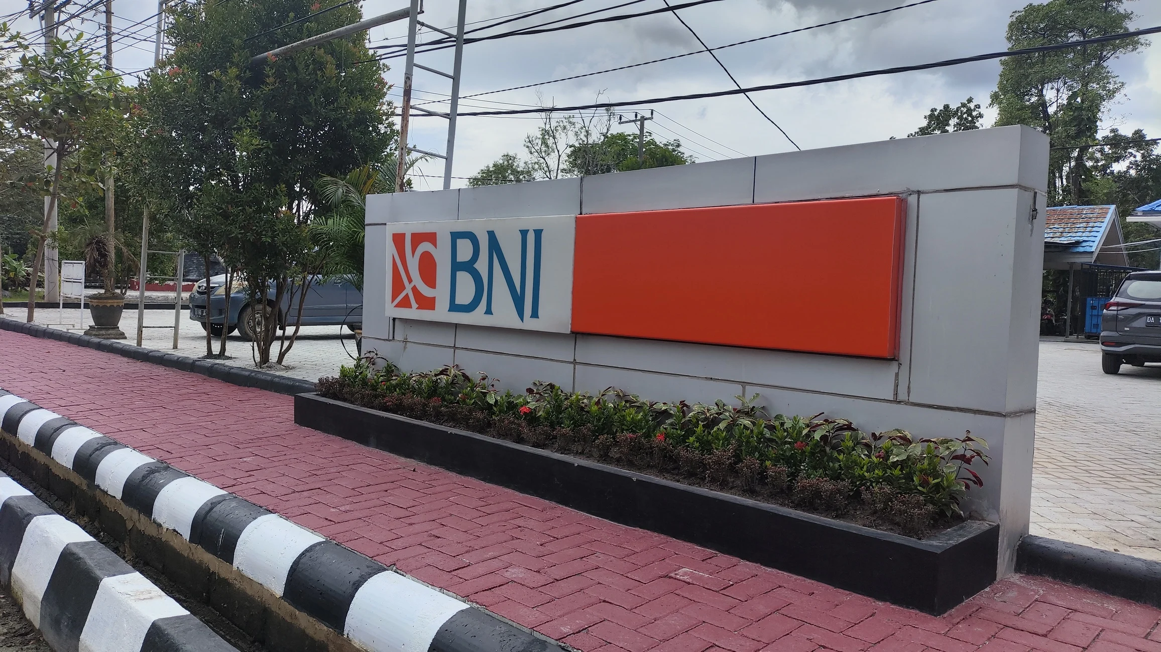 Bank 1.webp